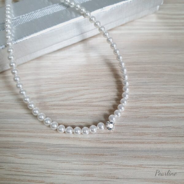 colier elegant din perle mici albe