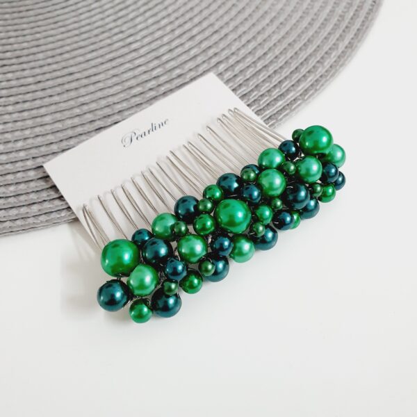 pieptene verde handmade din perle verde smarald
